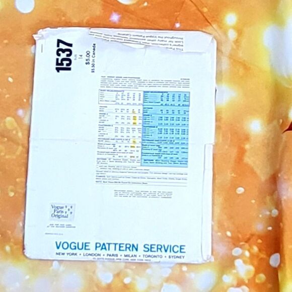 Vogue  vintage Yves St Laurent pattern - Picture 7 of 7